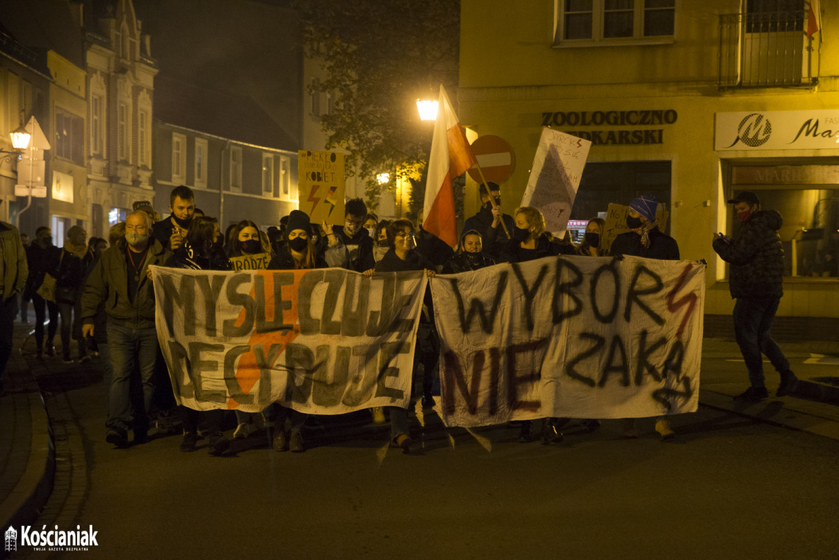 Kolejny Strajk Kobiet w Kościanie z blokadą ulic [ZDJĘCIA]