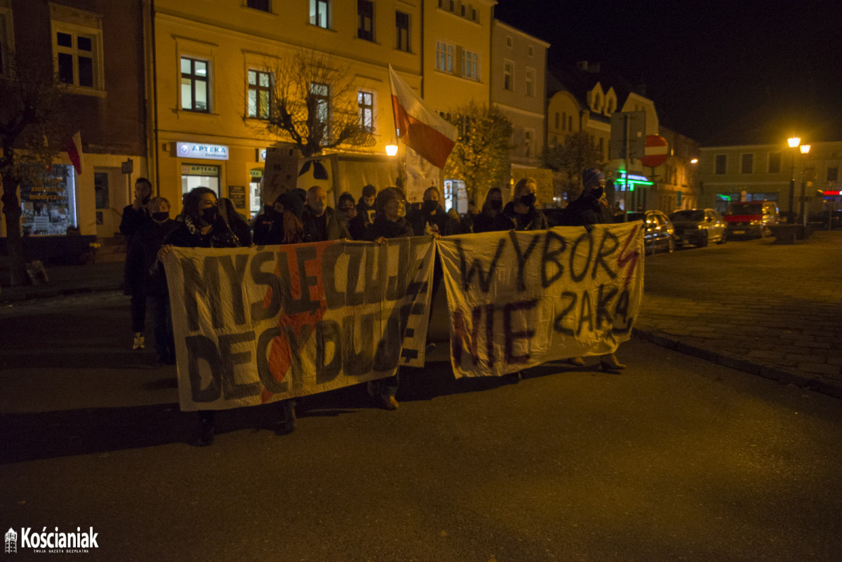 Kolejny Strajk Kobiet w Kościanie z blokadą ulic [ZDJĘCIA]