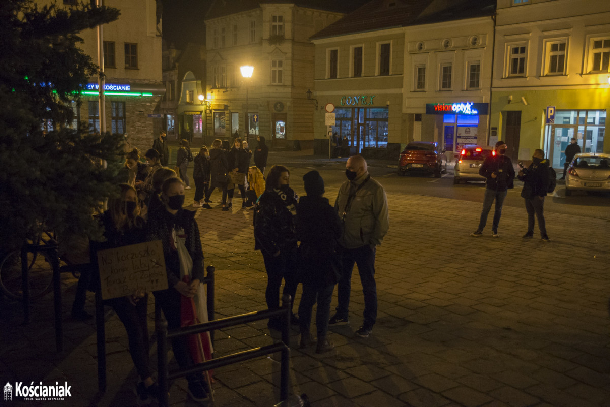 Kolejny Strajk Kobiet w Kościanie z blokadą ulic [ZDJĘCIA]