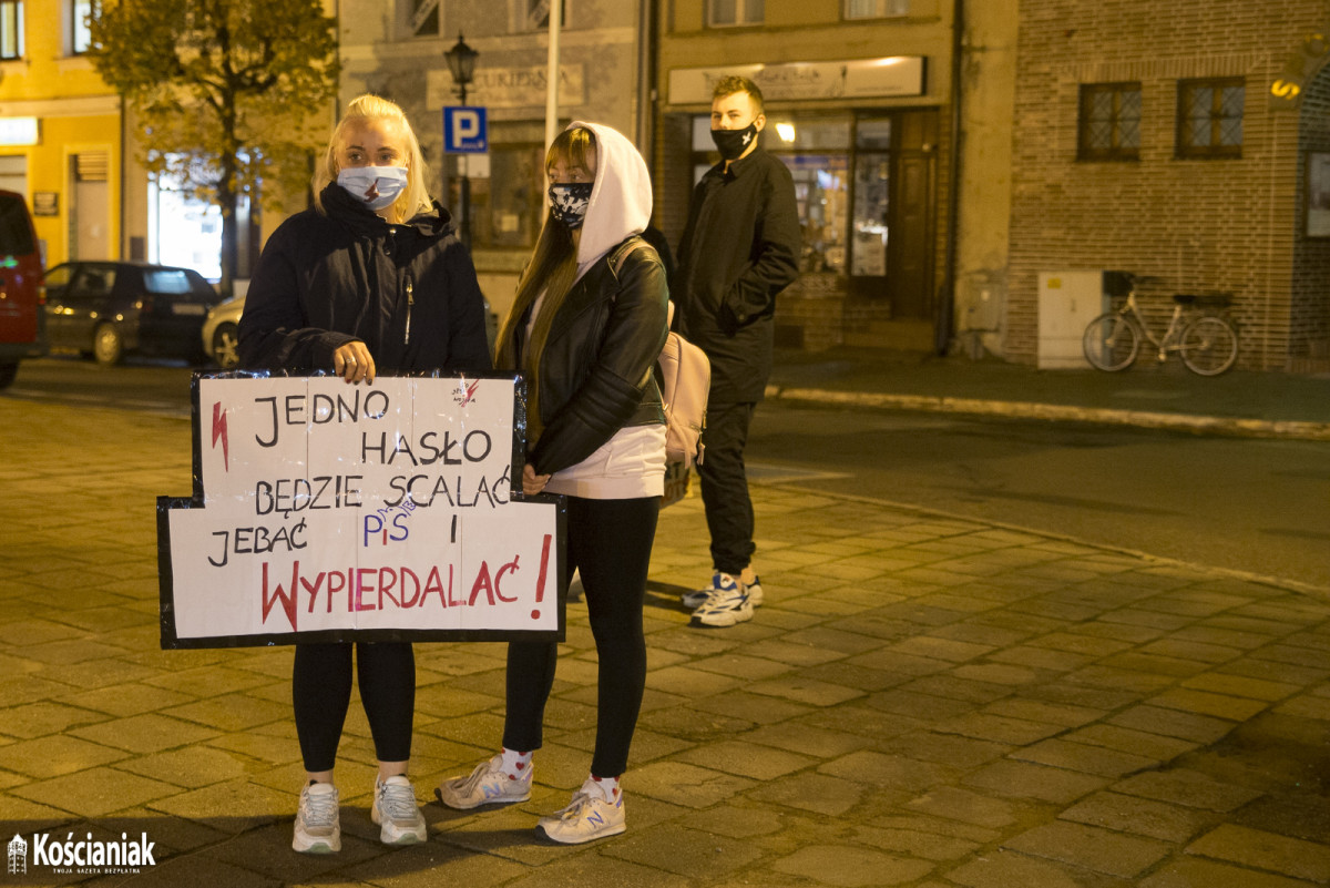 Kolejny Strajk Kobiet w Kościanie z blokadą ulic [ZDJĘCIA]