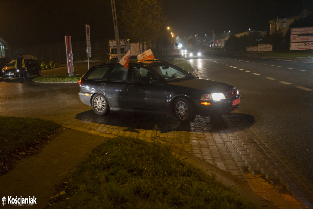 Drugi samochodowy Strajk Kobiet ulicami Kościana [ZDJĘCIA]