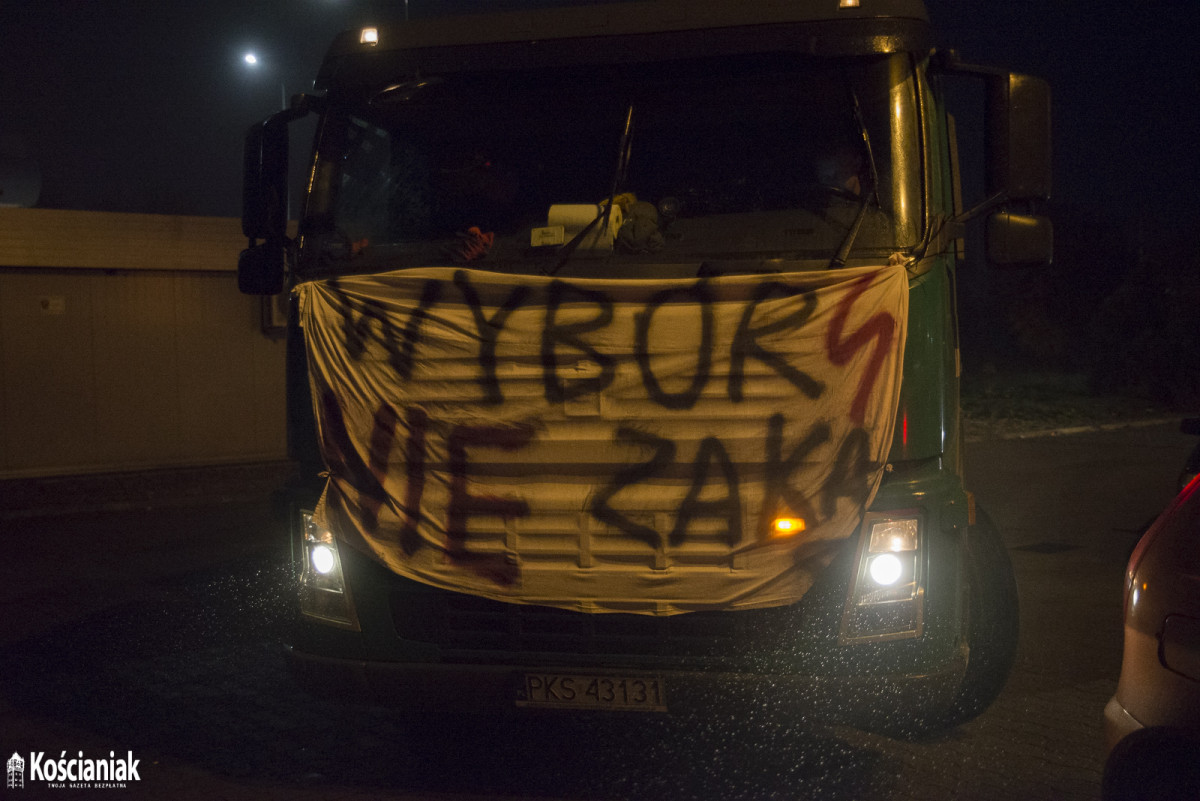 Drugi samochodowy Strajk Kobiet ulicami Kościana [ZDJĘCIA]