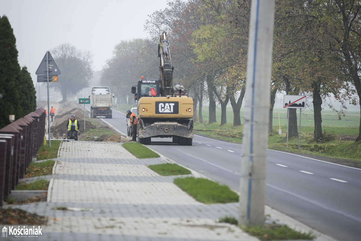 Trwa budowa ścieżki rowerowej z Racotu do Katarzynina [ZDJĘCIA]