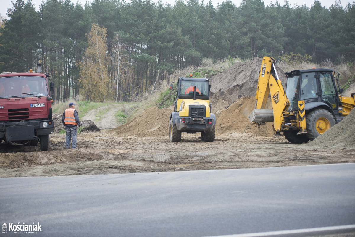 Trwa budowa ścieżki rowerowej z Racotu do Katarzynina [ZDJĘCIA]