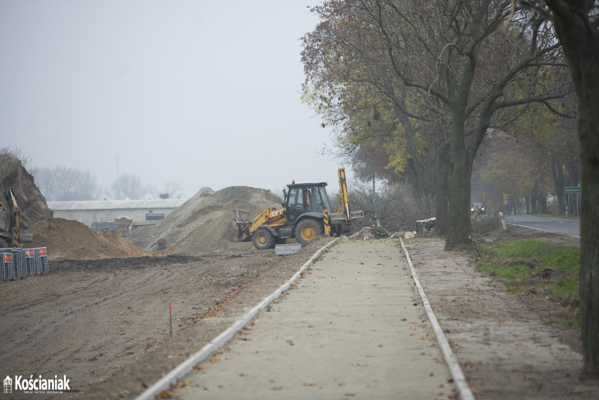 Trwa budowa ścieżki rowerowej z Racotu do Katarzynina [ZDJĘCIA]