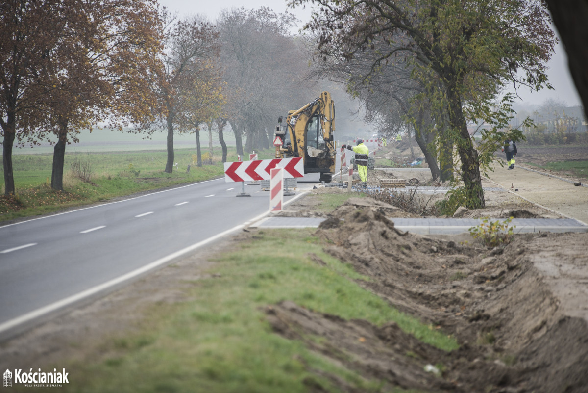 Trwa budowa ścieżki rowerowej z Racotu do Katarzynina [ZDJĘCIA]