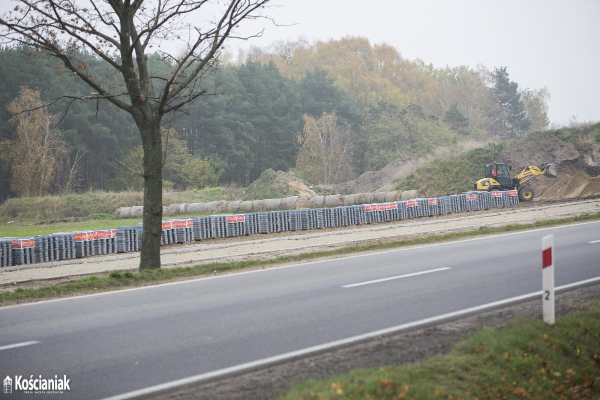 Trwa budowa ścieżki rowerowej z Racotu do Katarzynina [ZDJĘCIA]