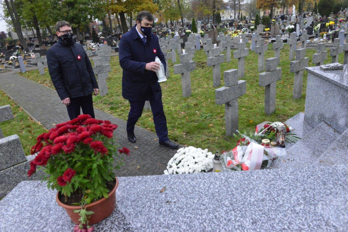 Delegacje złożyły wieńce w Święto Niepodległości [ZDJĘCIA]