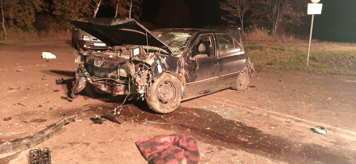 Koziołkował peugeotem na starej piątce
