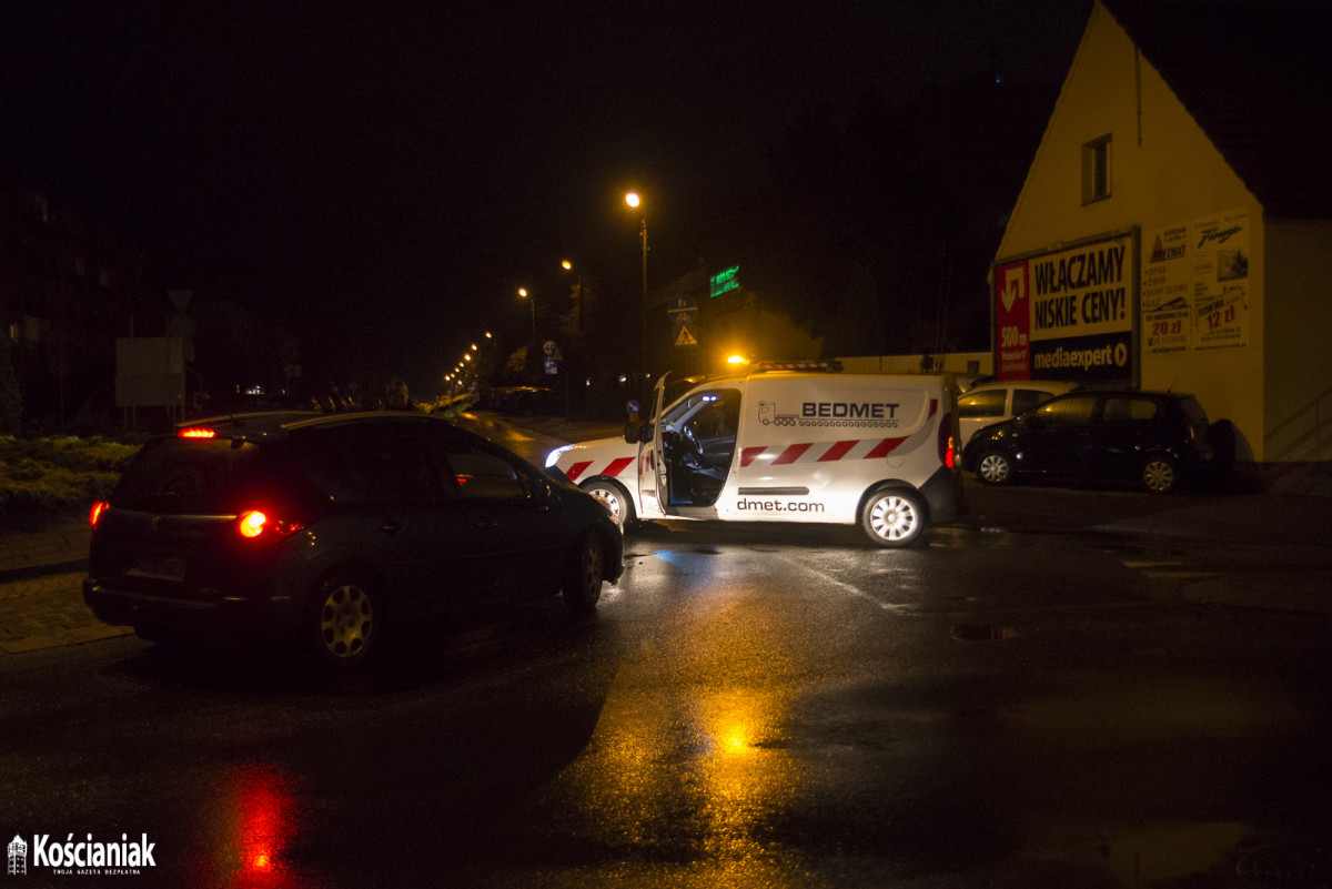 Nocny przejazd ogromnych silosów przez Kościan [ZDJĘCIA]