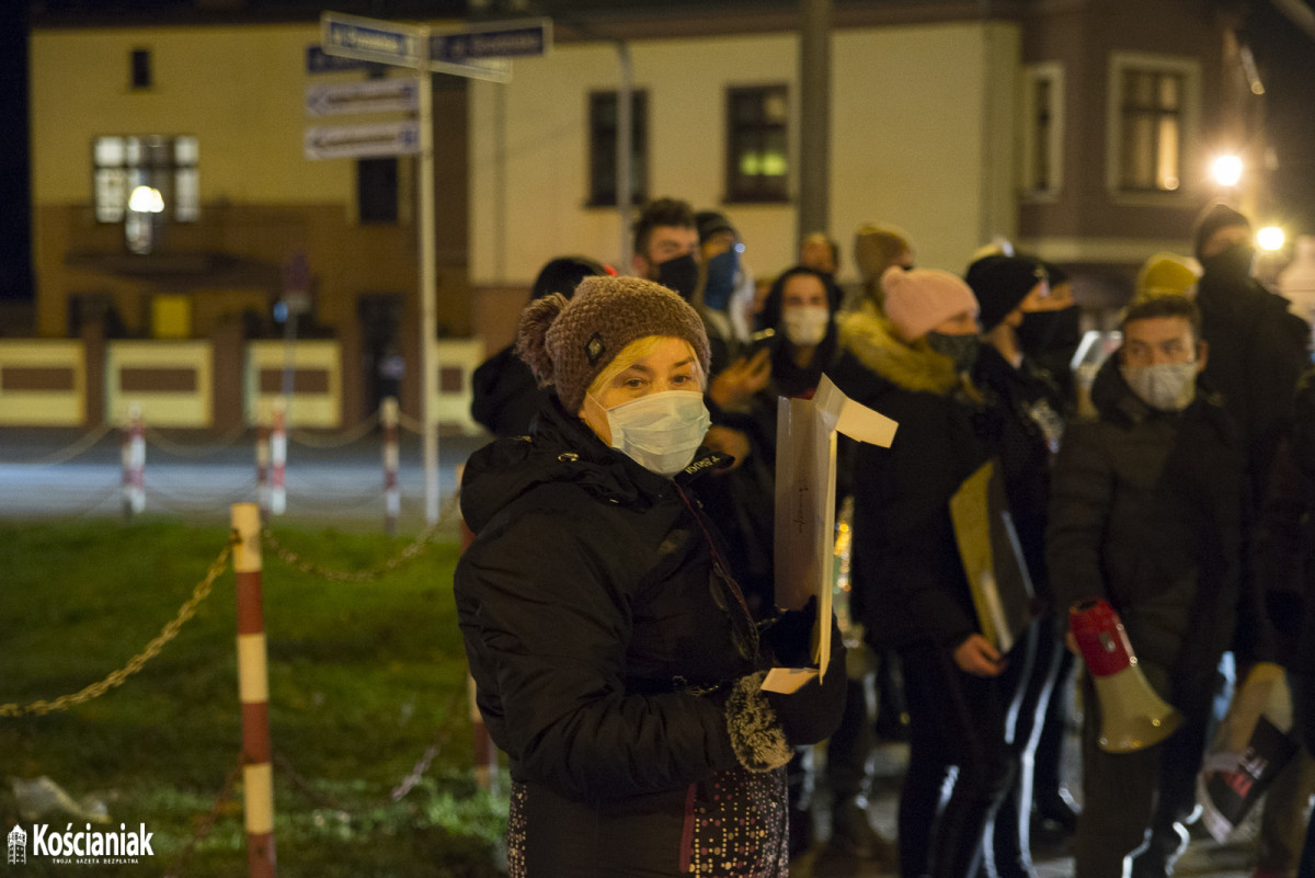 Kolejny Strajk Kobiet przeszedł ulicami Kościana [ZDJĘCIA]