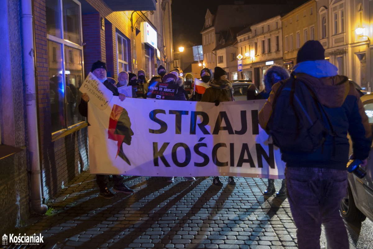 Kolejny Strajk Kobiet przeszedł ulicami Kościana [ZDJĘCIA]