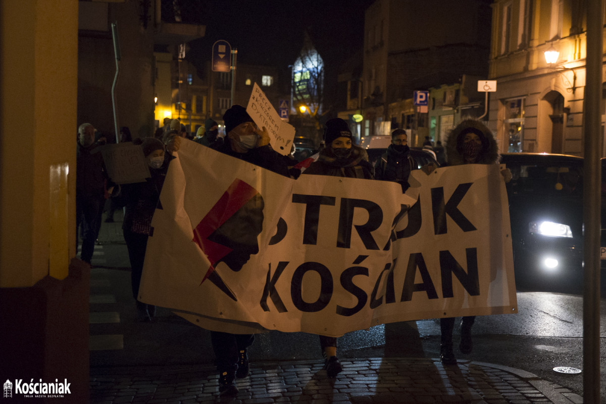 Kolejny Strajk Kobiet przeszedł ulicami Kościana [ZDJĘCIA]