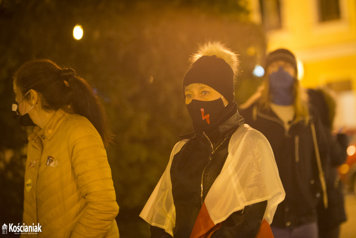 Kolejny Strajk Kobiet przeszedł ulicami Kościana [ZDJĘCIA]