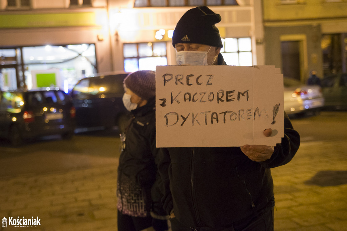 Kolejny Strajk Kobiet przeszedł ulicami Kościana [ZDJĘCIA]