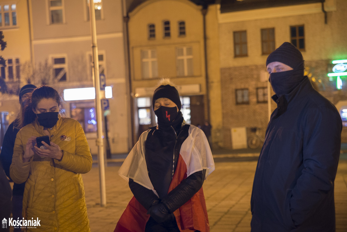 Kolejny Strajk Kobiet przeszedł ulicami Kościana [ZDJĘCIA]