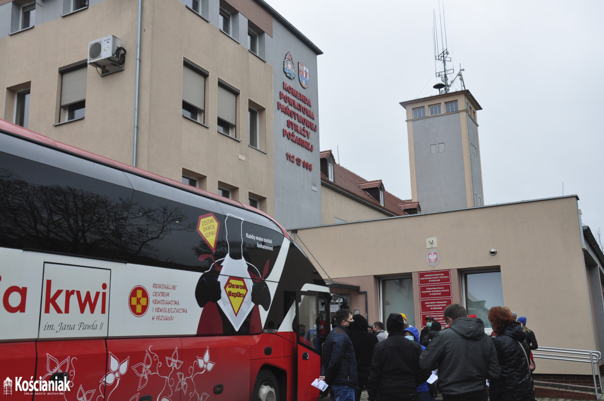 Zbiórka krwi pod strażnicą w Kościanie [ZDJĘCIA]