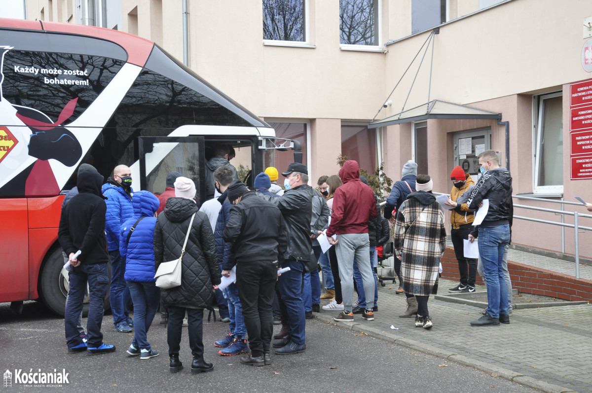 Zbiórka krwi pod strażnicą w Kościanie [ZDJĘCIA]