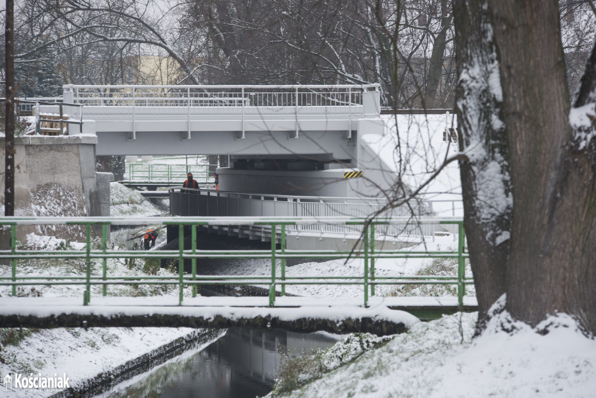 Trwają prace na Łazienkach. W zimowej scenerii prezentują się okazale [ZDJĘCIA]