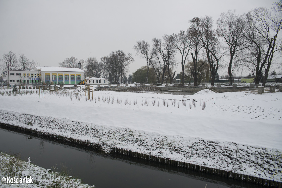 Trwają prace na Łazienkach. W zimowej scenerii prezentują się okazale [ZDJĘCIA]