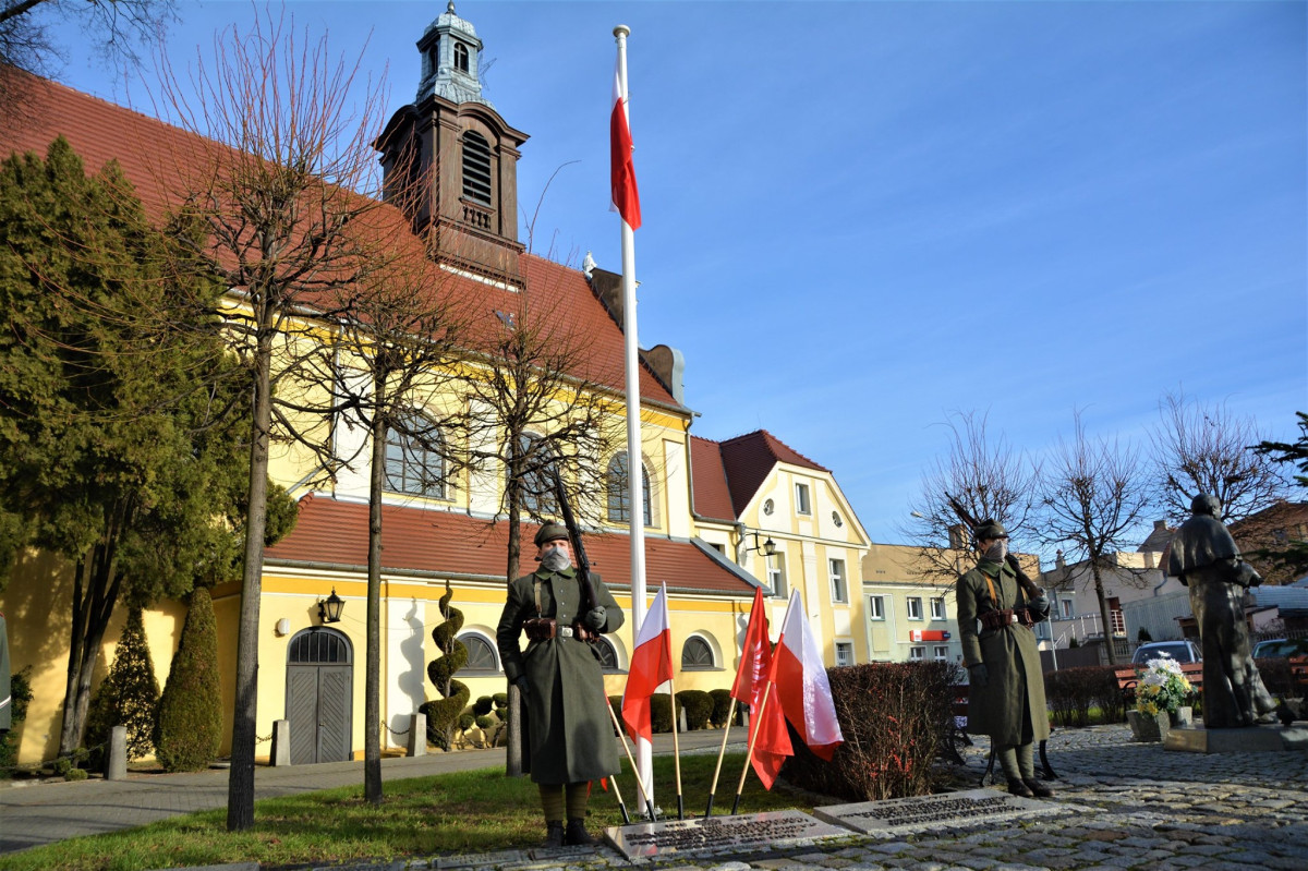Złożyli kwiaty w miejscach pamięci Powstania Wielkopolskiego [ZDJĘCIA]