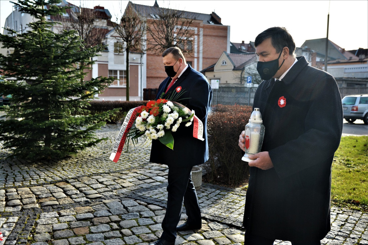 Złożyli kwiaty w miejscach pamięci Powstania Wielkopolskiego [ZDJĘCIA]