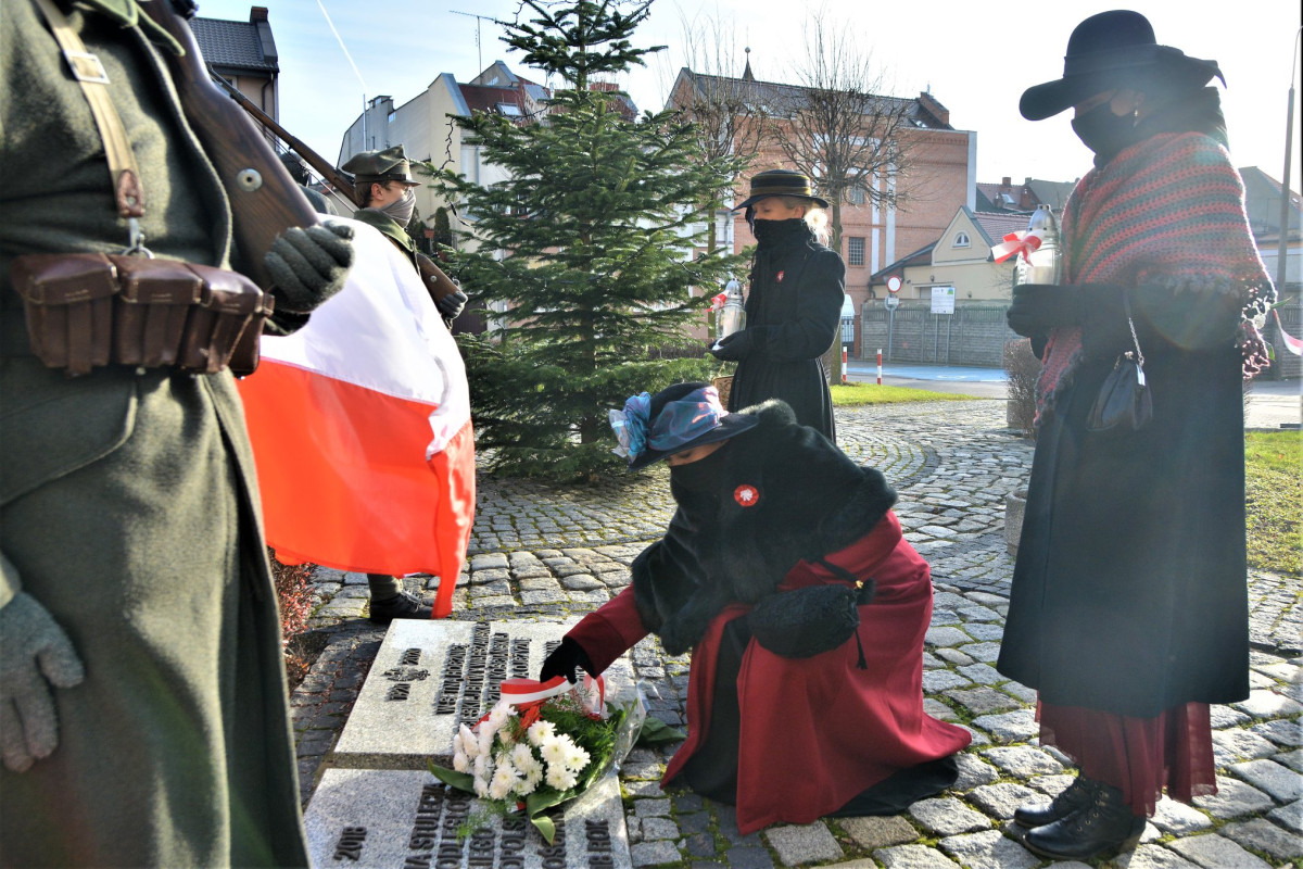 Złożyli kwiaty w miejscach pamięci Powstania Wielkopolskiego [ZDJĘCIA]
