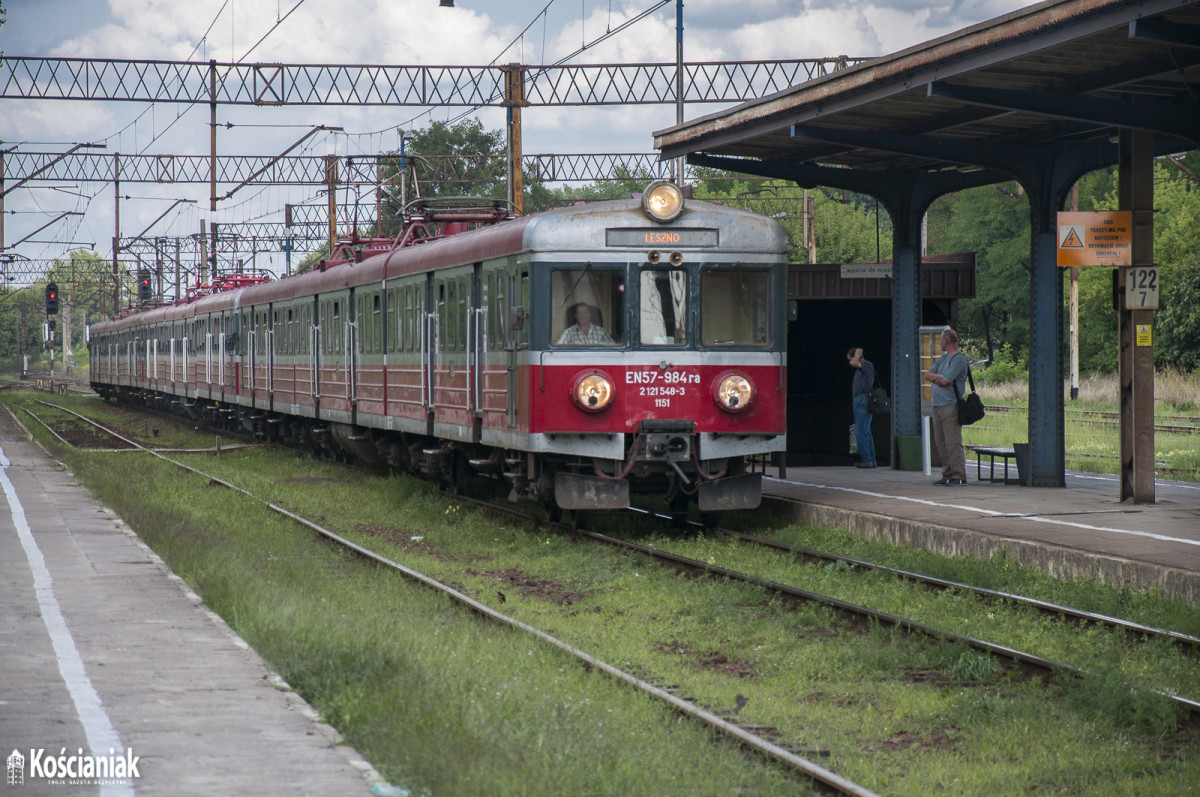 10 ostatnich lat w Kościanie. Zmienił się dworzec kolejowy [ZDJĘCIA]