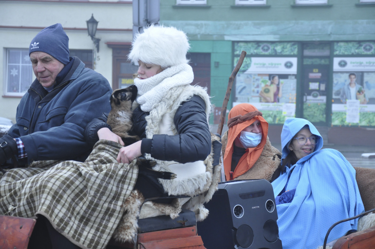 Przejazd bryczki przez gminę Śmigiel w Trzech Króli [ZDJĘCIA]