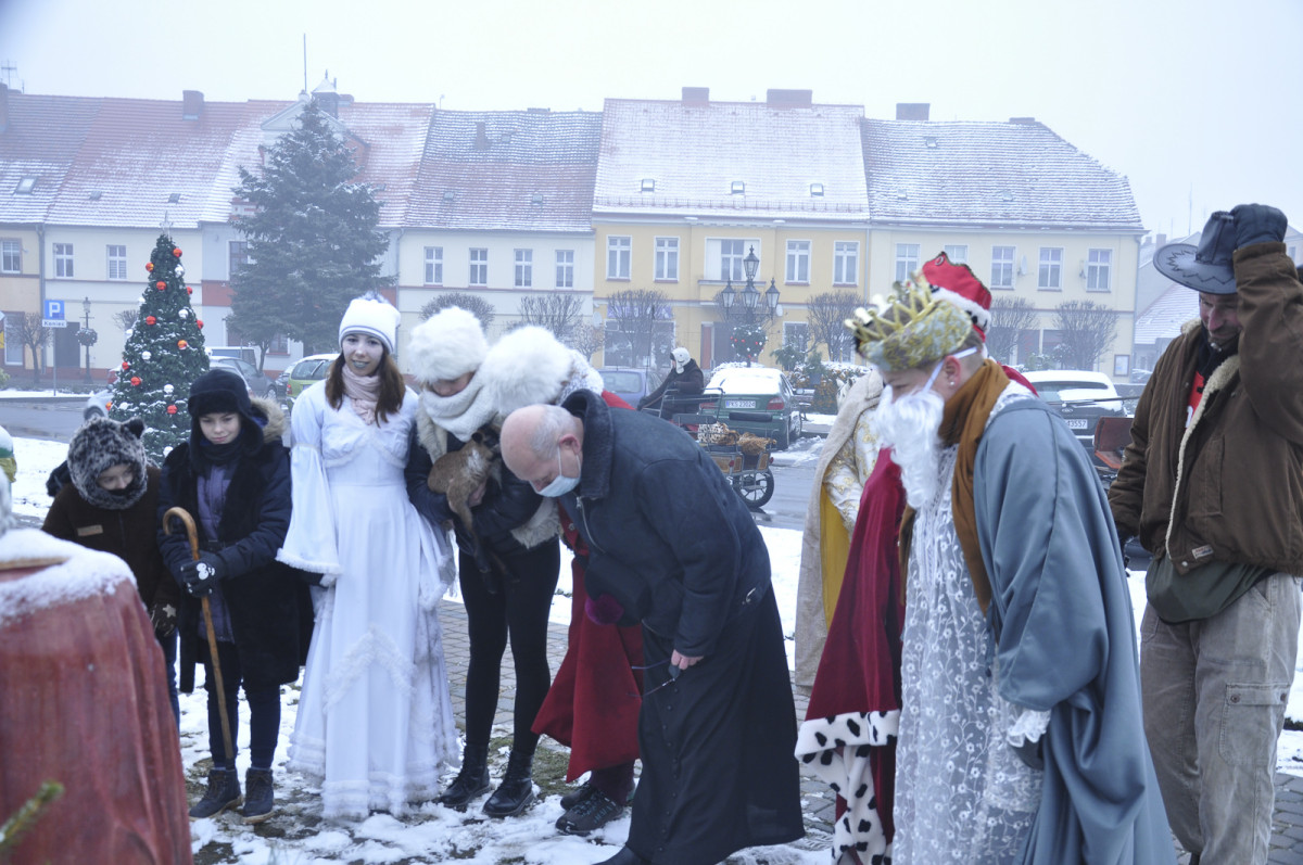 Przejazd bryczki przez gminę Śmigiel w Trzech Króli [ZDJĘCIA]