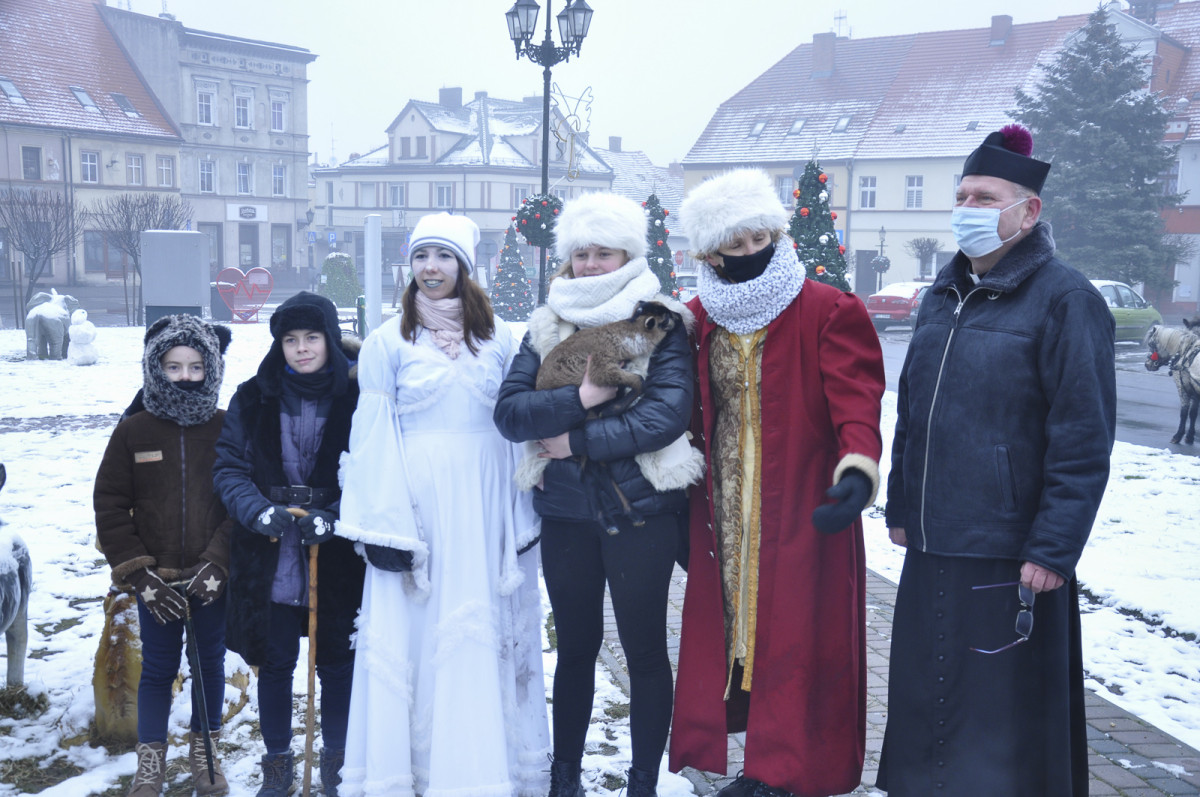 Przejazd bryczki przez gminę Śmigiel w Trzech Króli [ZDJĘCIA]