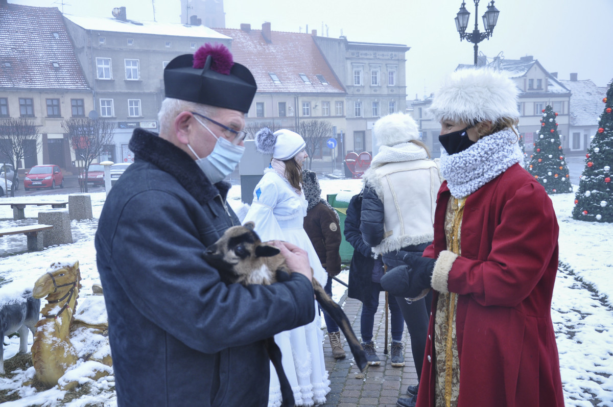 Przejazd bryczki przez gminę Śmigiel w Trzech Króli [ZDJĘCIA]