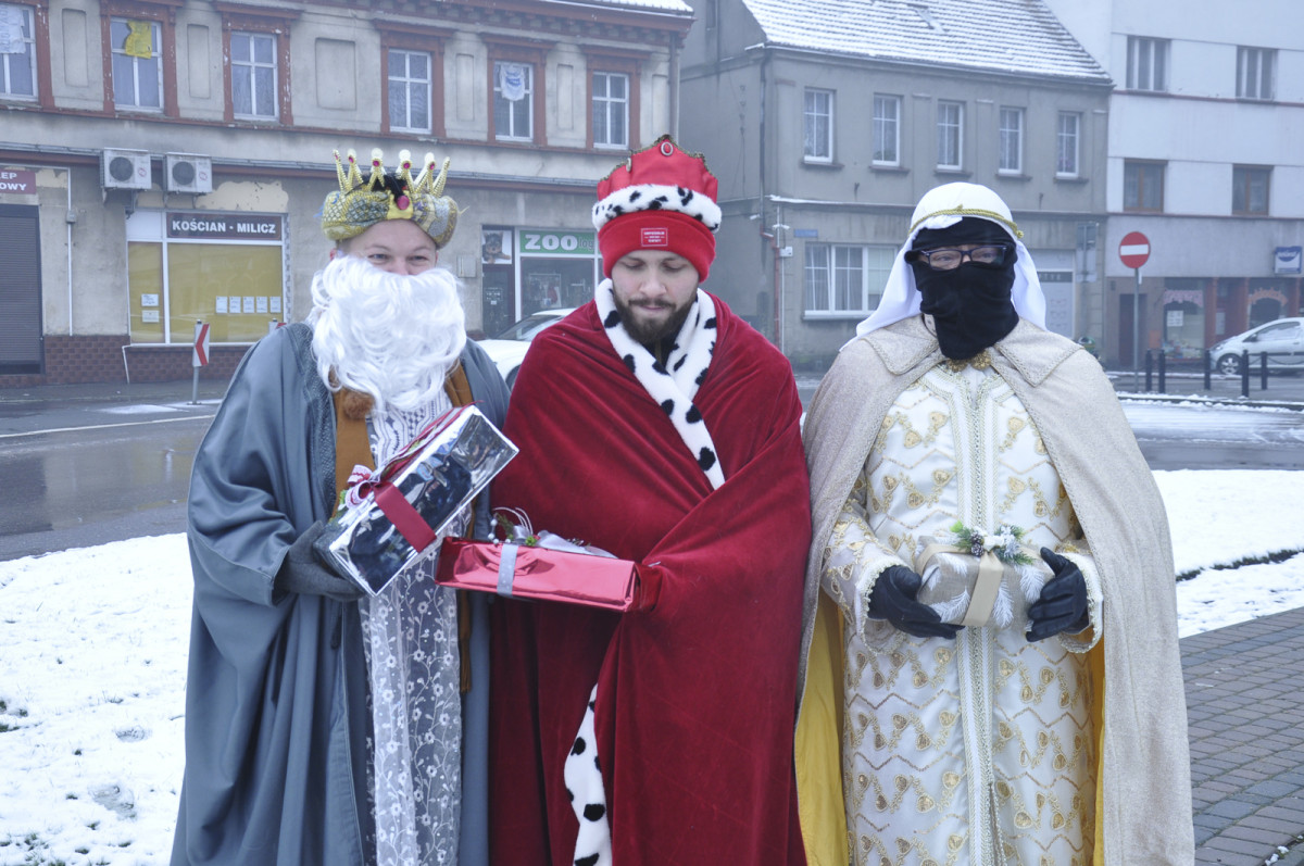 Przejazd bryczki przez gminę Śmigiel w Trzech Króli [ZDJĘCIA]