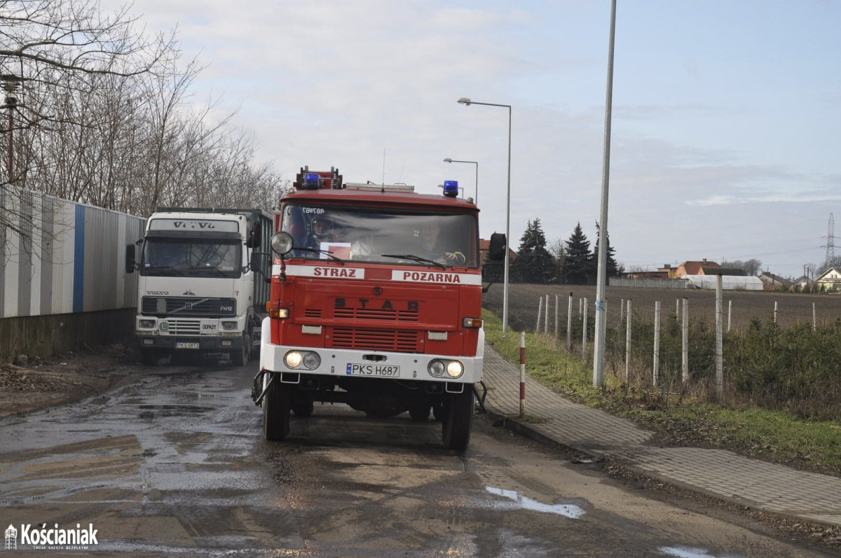 Wielki pożar złomowiska w Przysiece Polskiej [ZDJĘCIA]