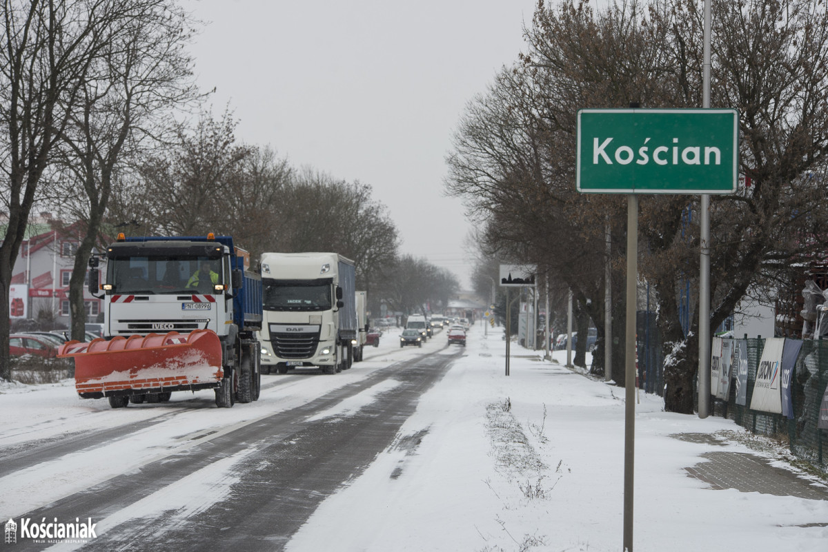 Zima zaatakowała. Trudne warunki na drogach [ZDJĘCIA]