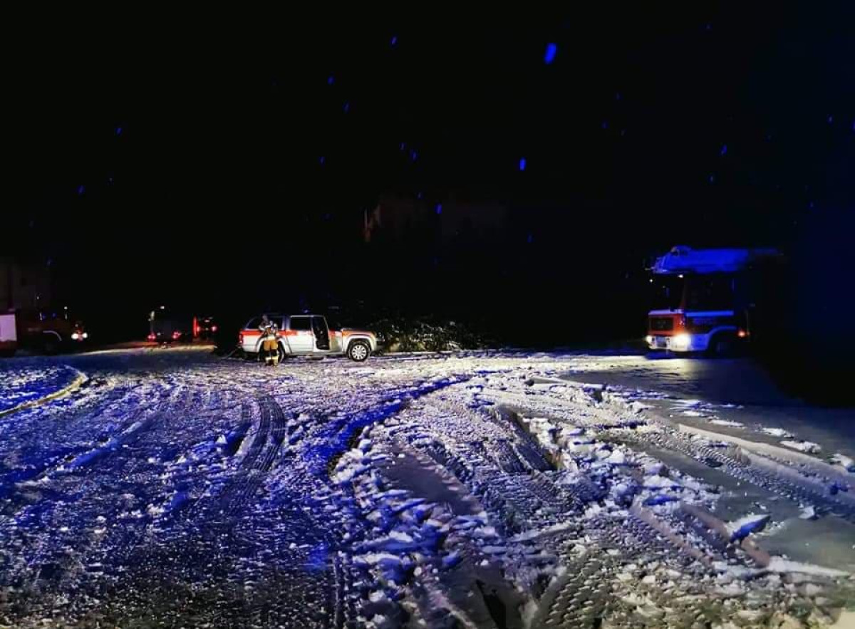 Nocny pożar w stadninie koni [ZDJĘCIA]