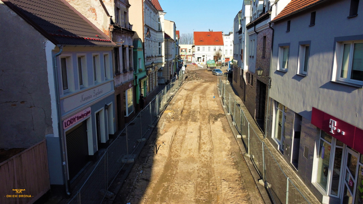 Postępy prac na Rynku i ulicy Wrocławskiej [ZDJĘCIA]