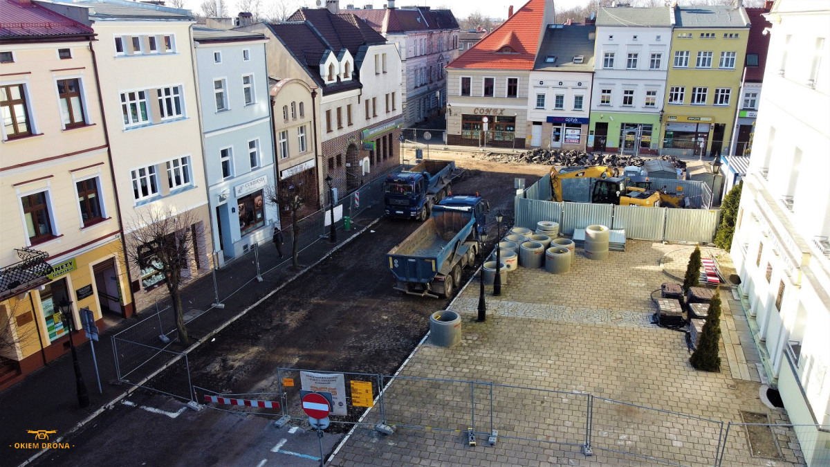 Postępy prac na Rynku i ulicy Wrocławskiej [ZDJĘCIA]