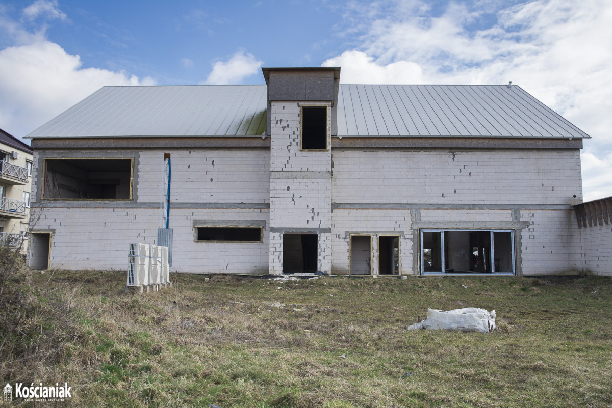 Montują okna w przedszkolu na Konstytucji [ZDJĘCIA]