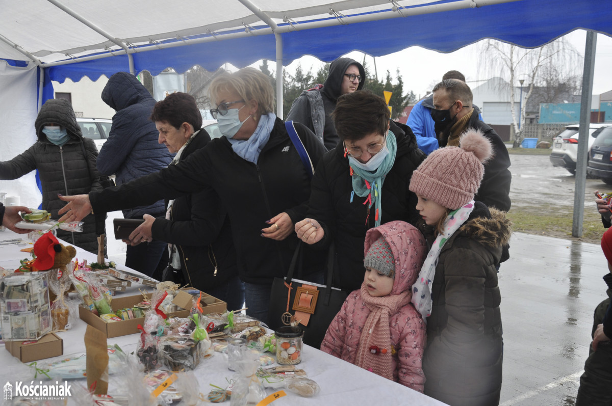 Kiermasz wielkanocny na rzecz Marysi z Brenna [ZDJĘCIA]