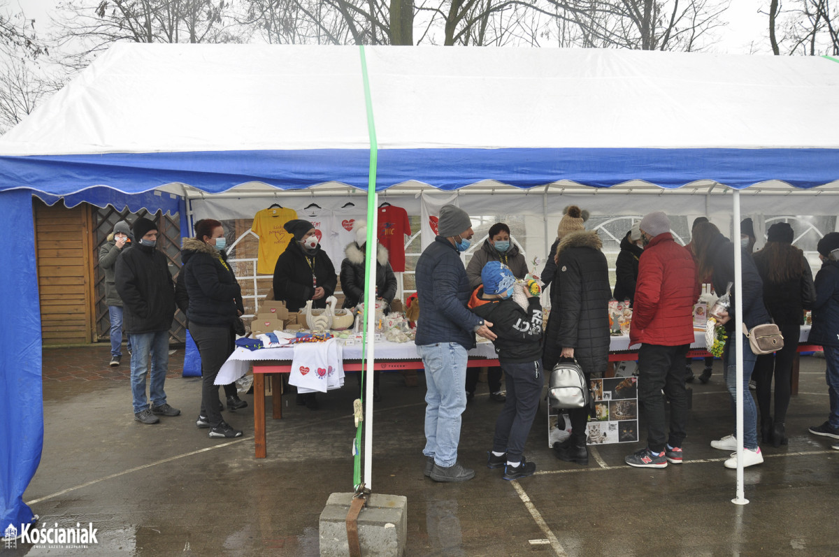 Kiermasz wielkanocny na rzecz Marysi z Brenna [ZDJĘCIA]