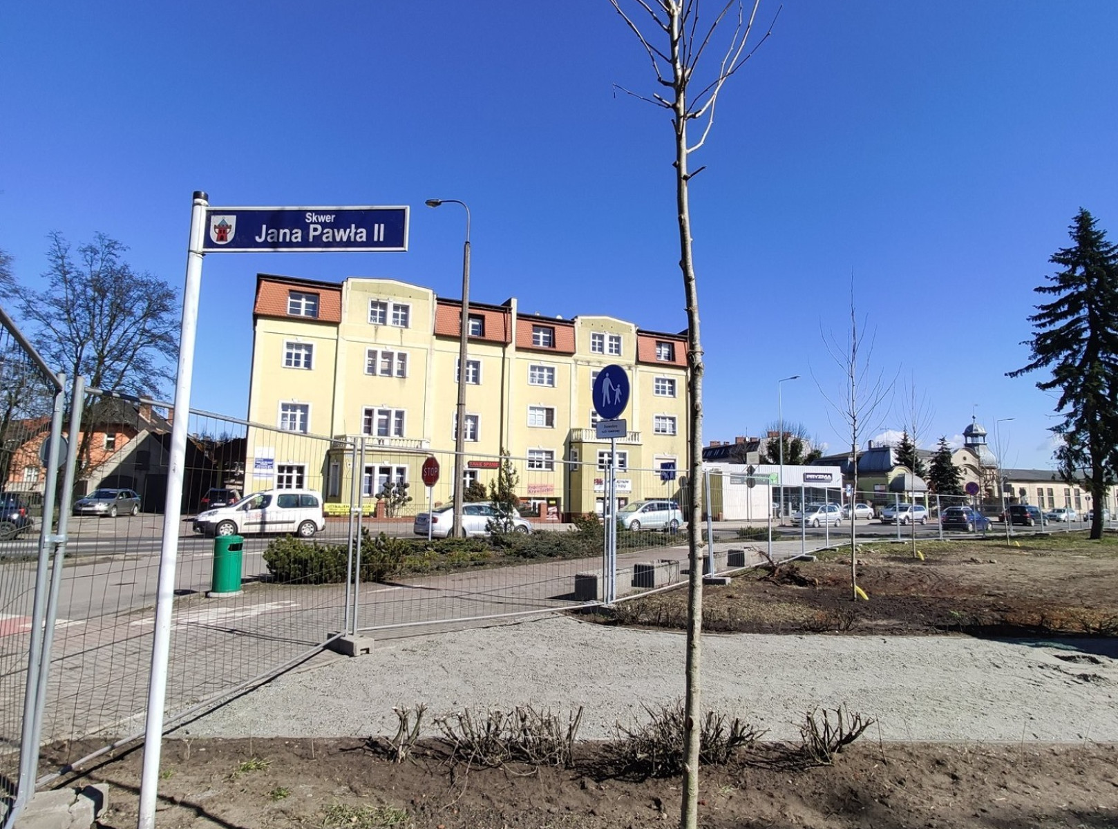 Postępują prace na Skwerze Jana Pawła II [ZDJĘCIA]