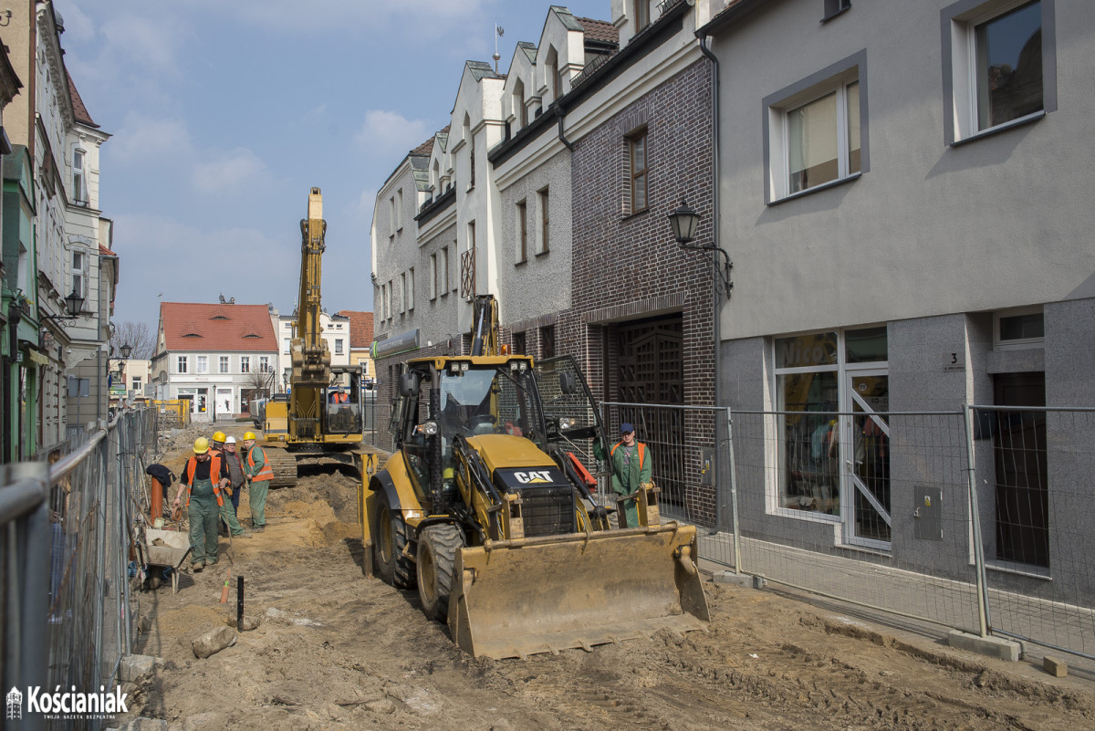 Postępy prac na Rynku i Wrocławskiej [ZDJĘCIA]