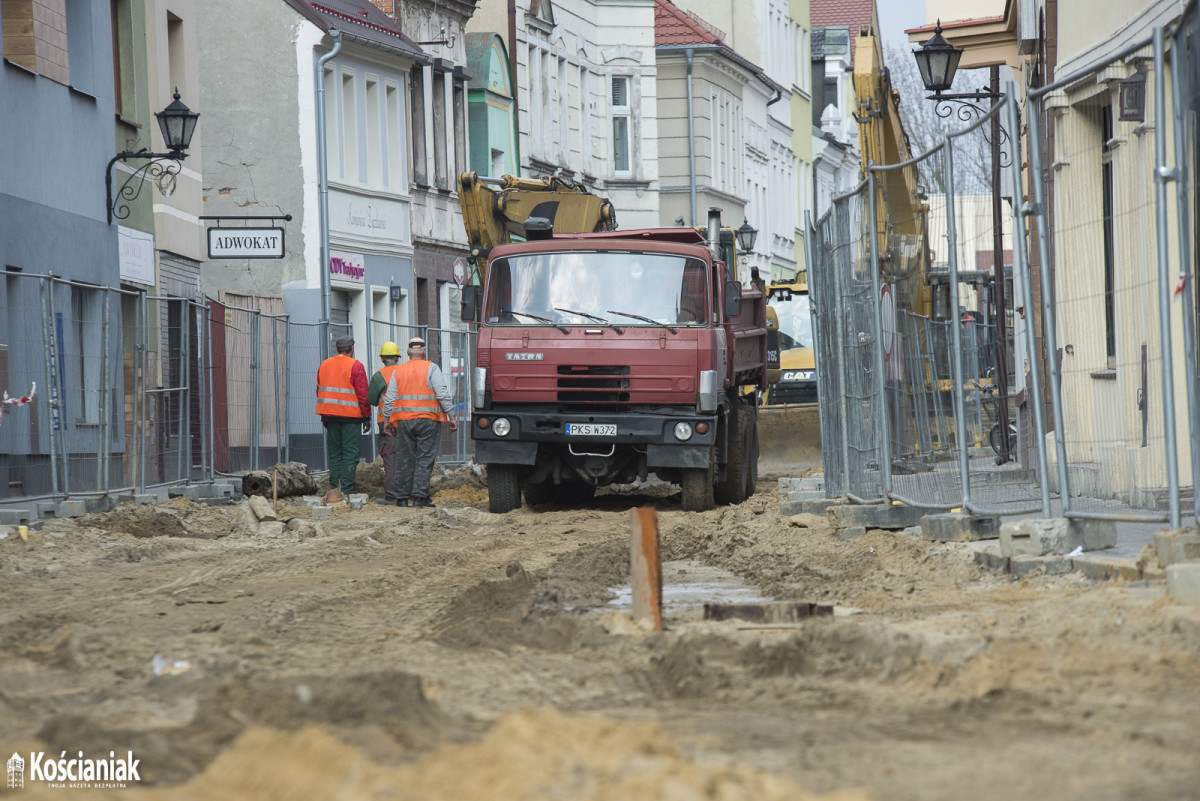 Postępy prac na Rynku i Wrocławskiej [ZDJĘCIA]