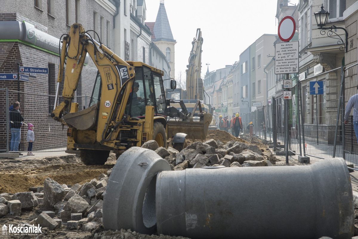 Postępy prac na Rynku i Wrocławskiej [ZDJĘCIA]