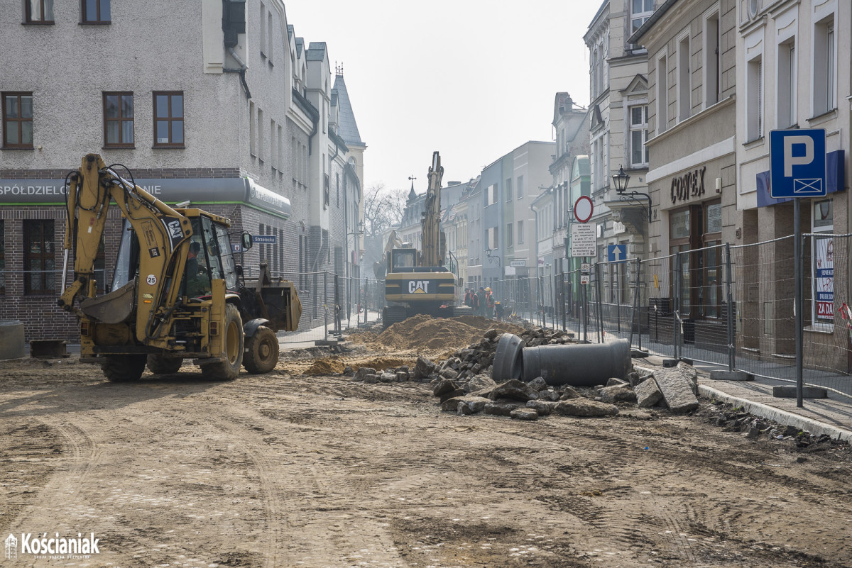 Postępy prac na Rynku i Wrocławskiej [ZDJĘCIA]