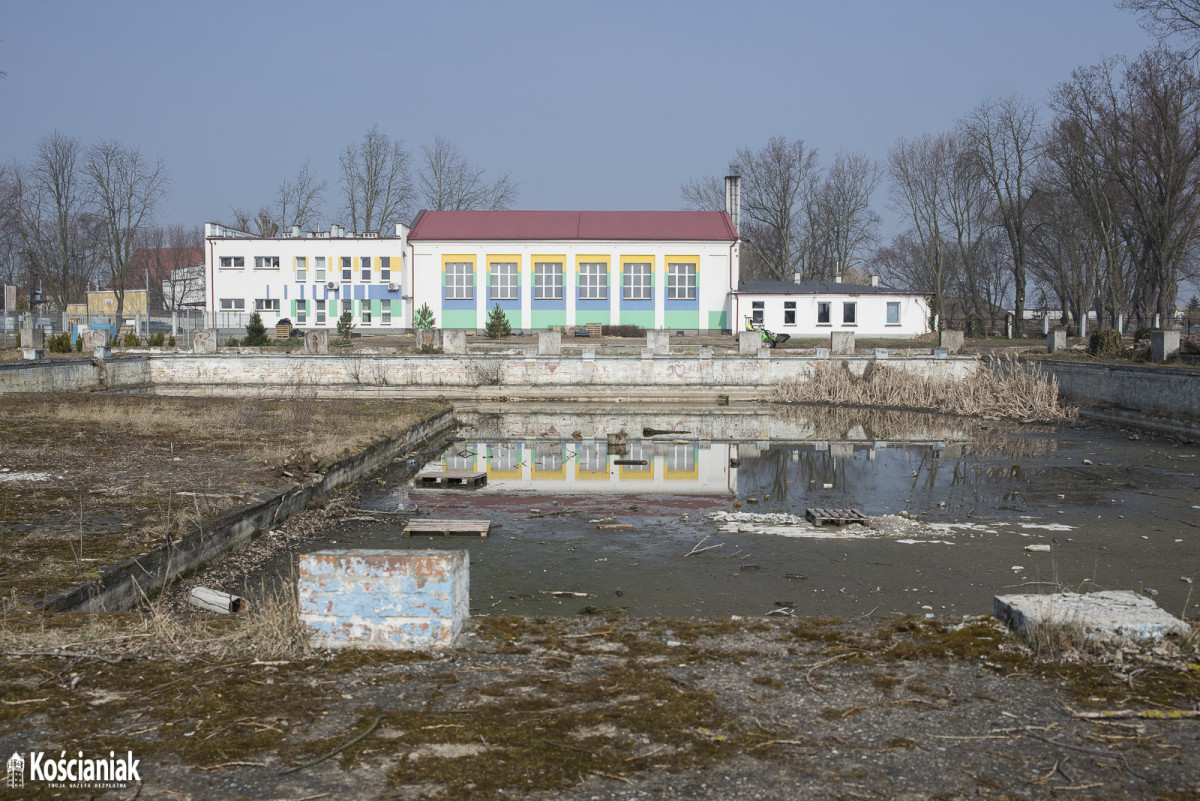 Ogłoszono przetarg na rozbiórkę basenu [ZDJĘCIA]