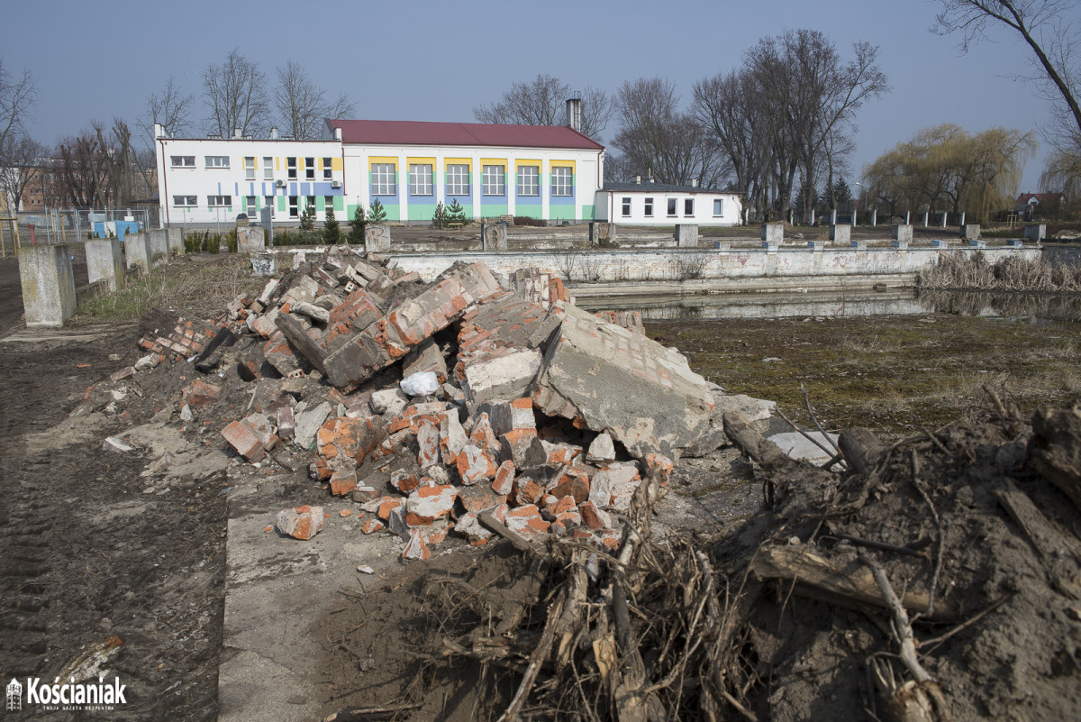 Ogłoszono przetarg na rozbiórkę basenu [ZDJĘCIA]