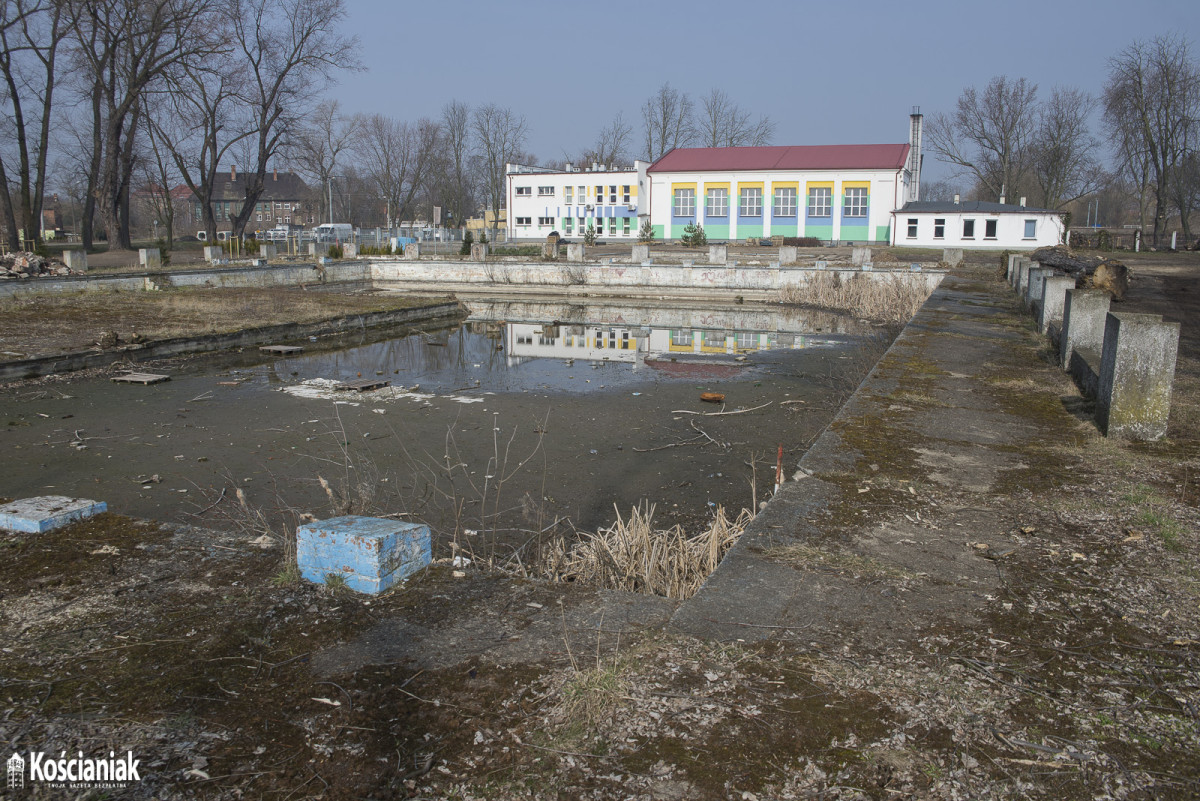 Ogłoszono przetarg na rozbiórkę basenu [ZDJĘCIA]
