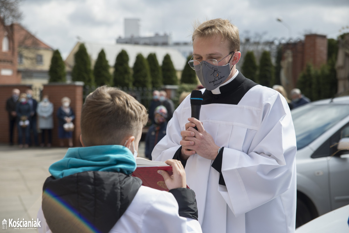 Święconka w farze przy Grocie Matki Boskiej [ZDJĘCIA]